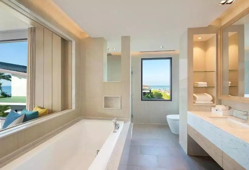 キングサイドベッドのスタンダードワンルーム, Le Meridien Khao Lak Resort & Spa