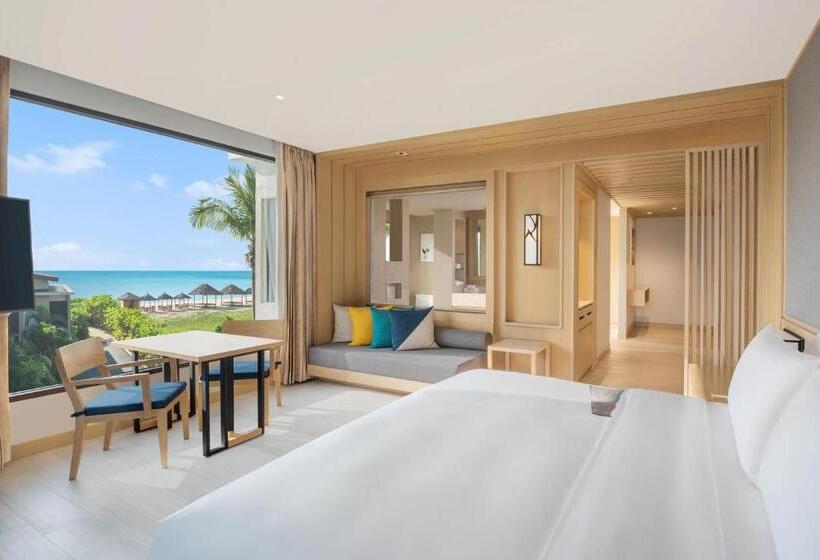 带大床的标准工作室, Le Meridien Khao Lak Resort & Spa