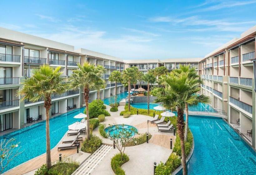 带泳池观景的豪华房, Le Meridien Khao Lak Resort & Spa