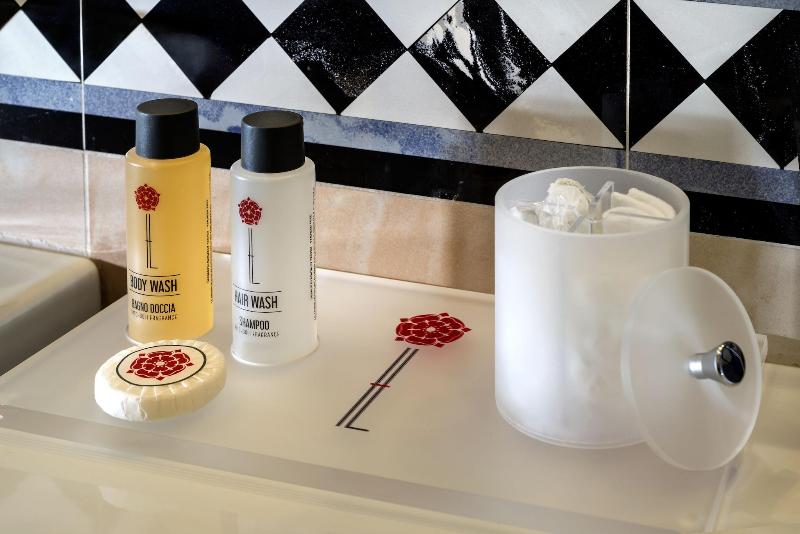 اتاق لوکس, The Zenery