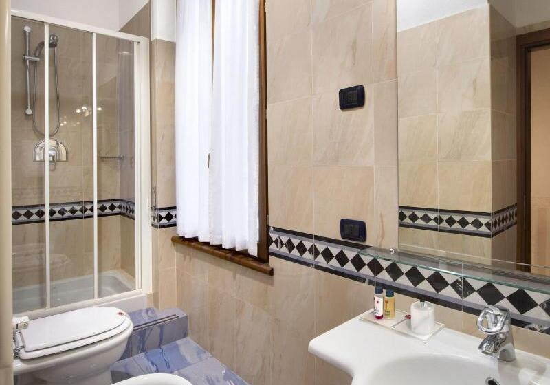 اتاق لوکس, The Zenery