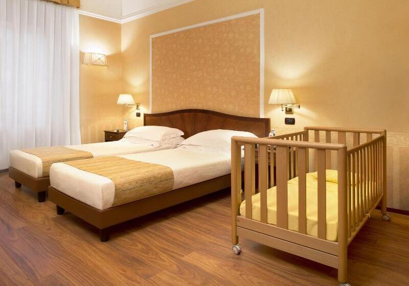 اتاق لوکس, The Zenery