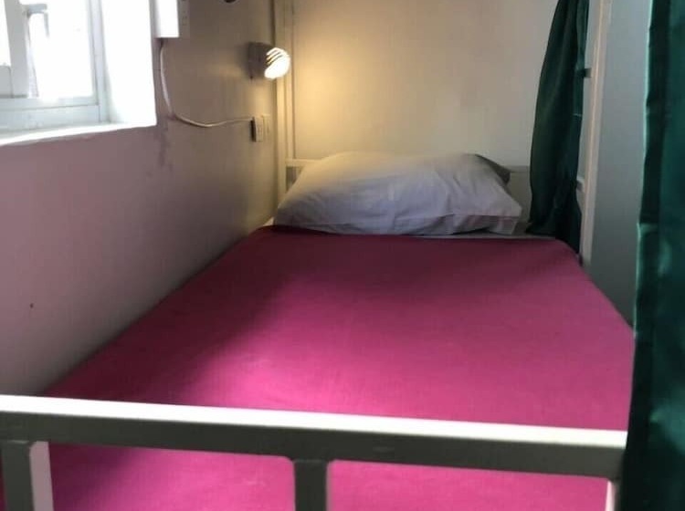 Cama em Quarto Partilhado, Ploy Hostel