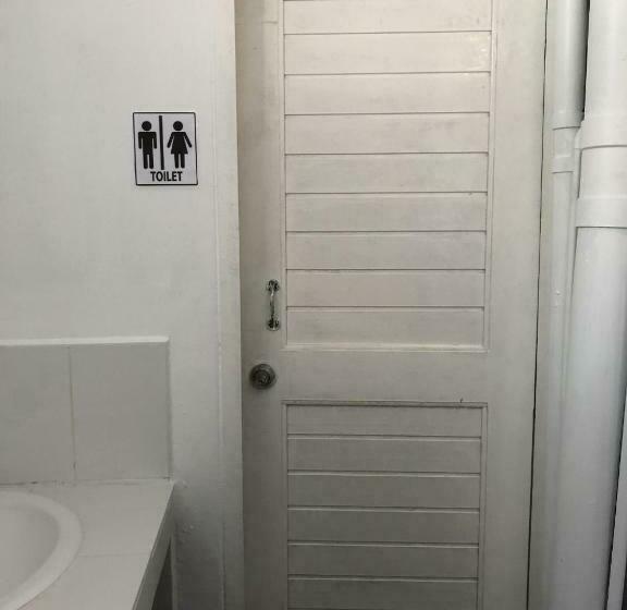 Quarto standard, Ploy Hostel