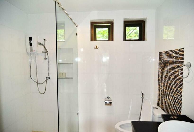 Вилла Deluxe 1 Спальня, Arthaya Villas Sha Extra Plus