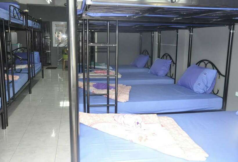 Cama em Quarto Partilhado, S&c Hostel
