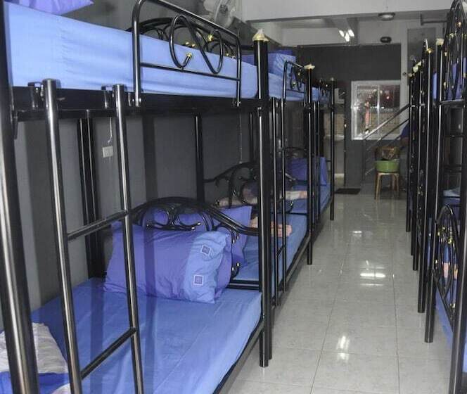 Cama em Quarto Partilhado, S&c Hostel