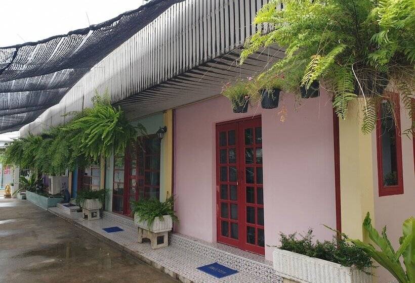 标准间, Super Hostel