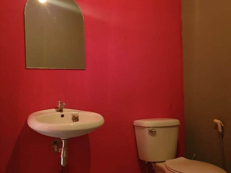 标准间, Super Hostel