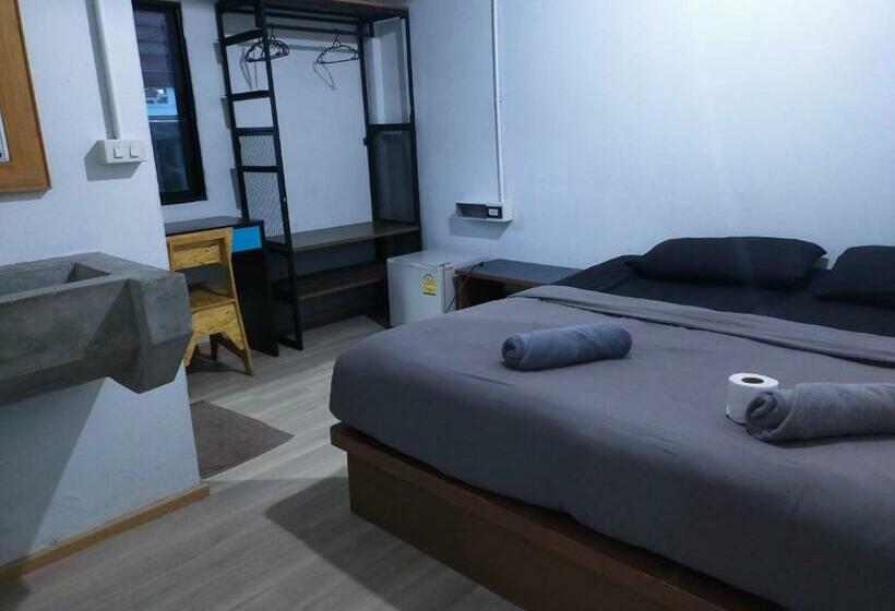 חדר סטנדרט, 9 Hostel