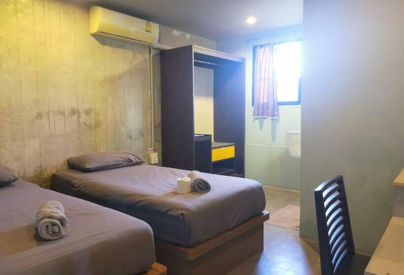 חדר סטנדרט, 9 Hostel
