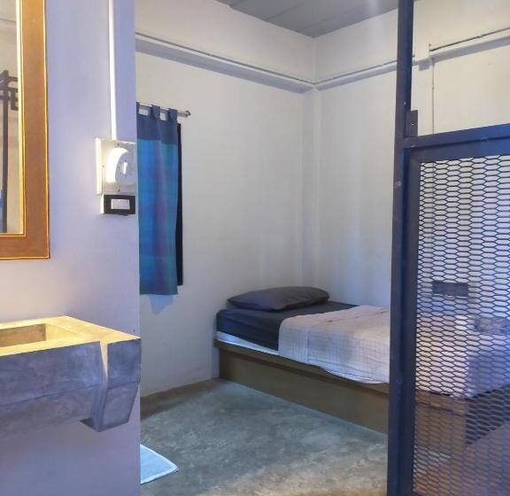 חדר סטנדרט יחיד, 9 Hostel