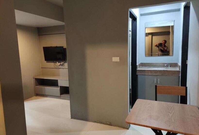 חדר דלוקס עם מיטת קינג, 9 Hostel