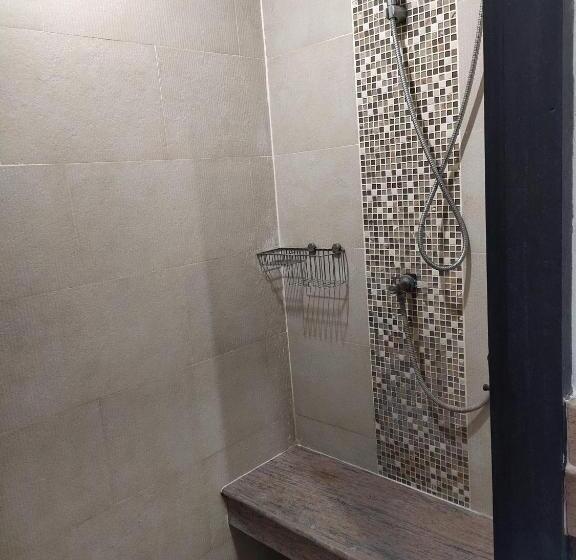 חדר דלוקס עם מיטת קינג, 9 Hostel