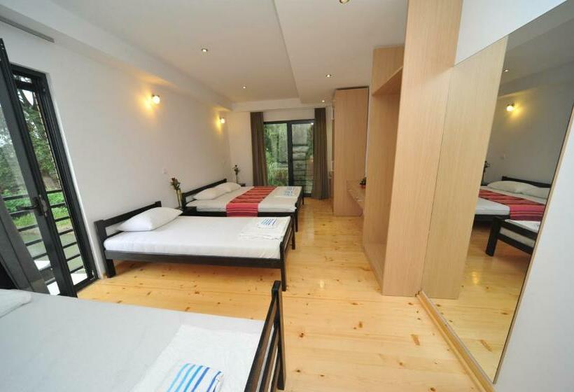 اتاق استاندارد چهار تخته, B&b Botel Charlie