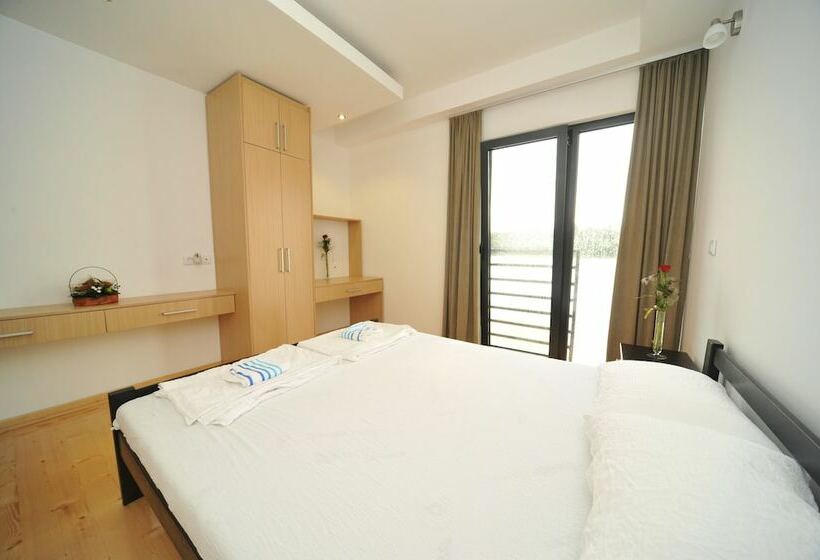 اتاق استاندارد, B&b Botel Charlie