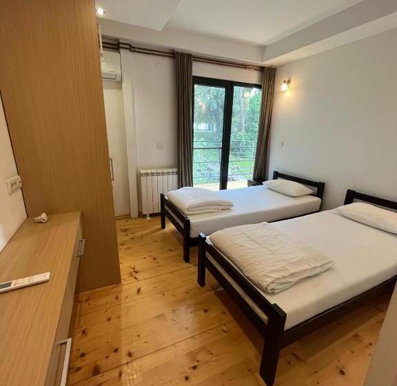 اتاق استاندارد, B&b Botel Charlie