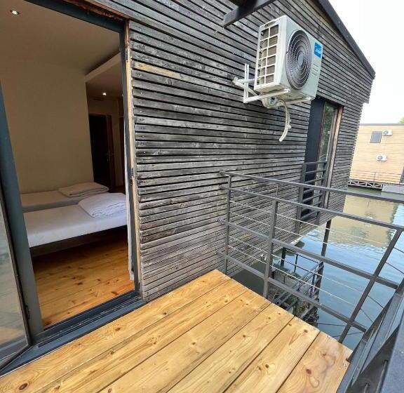 اتاق استاندارد, B&b Botel Charlie