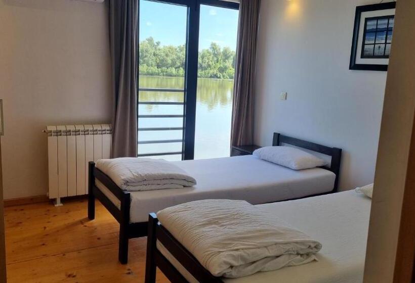 اتاق استاندارد, B&b Botel Charlie