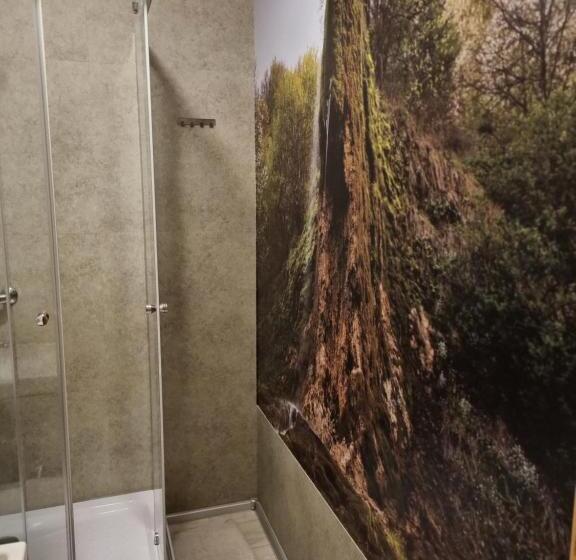 اتاق استاندارد سه نفره, B&b Botel Charlie