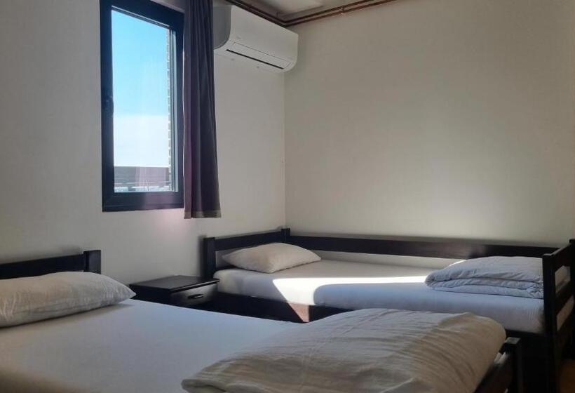 اتاق استاندارد چهار تخته, B&b Botel Charlie