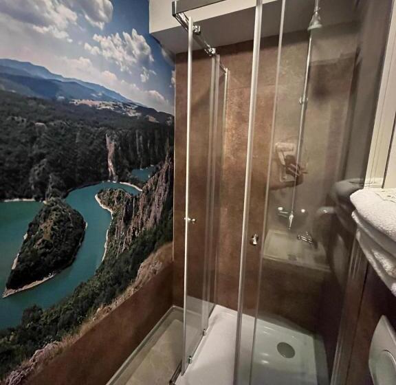 اتاق استاندارد چهار تخته, B&b Botel Charlie