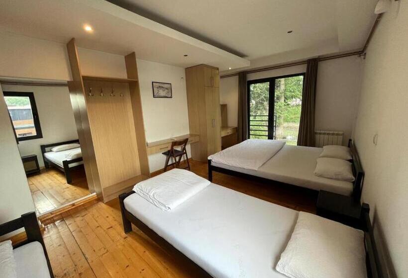 اتاق استاندارد چهار تخته, B&b Botel Charlie