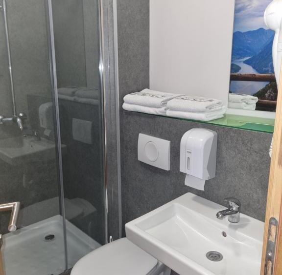 اتاق استاندارد با چشمانداز, B&b Botel Charlie