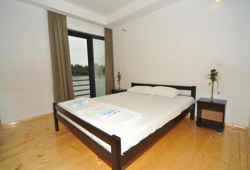 اتاق استاندارد با چشمانداز, B&b Botel Charlie