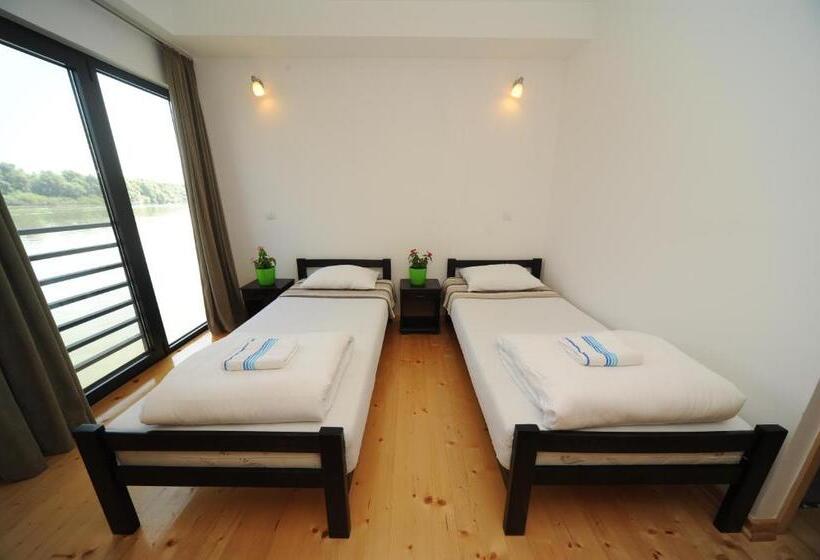 اتاق استاندارد با چشمانداز, B&b Botel Charlie