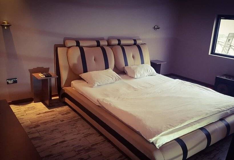 اتاق استاندارد, B&b Botel Charlie