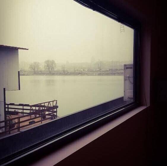 اتاق استاندارد, B&b Botel Charlie