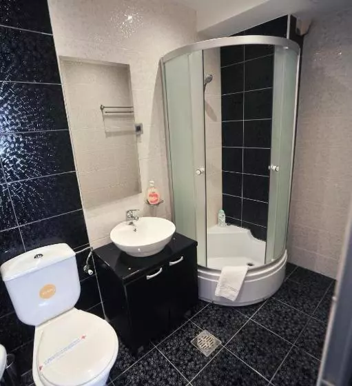اتاق استاندارد سه نفره, B&b Rose