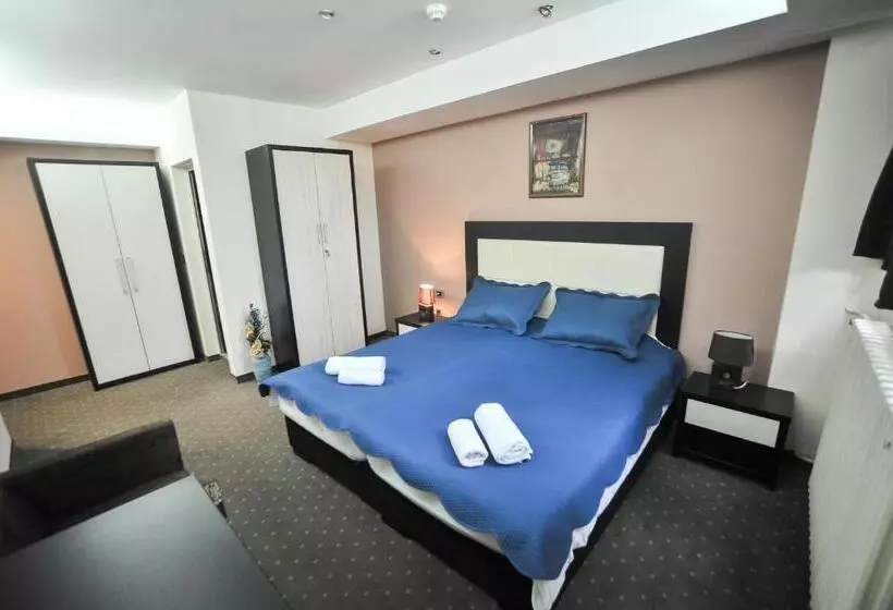 سوئیت با وان آب گرم, B&b Rose