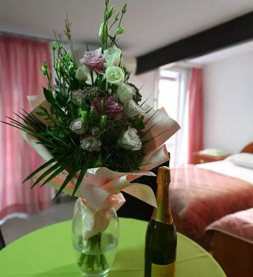 اتاق استاندارد چهار تخته, Apartments Imper   Imd