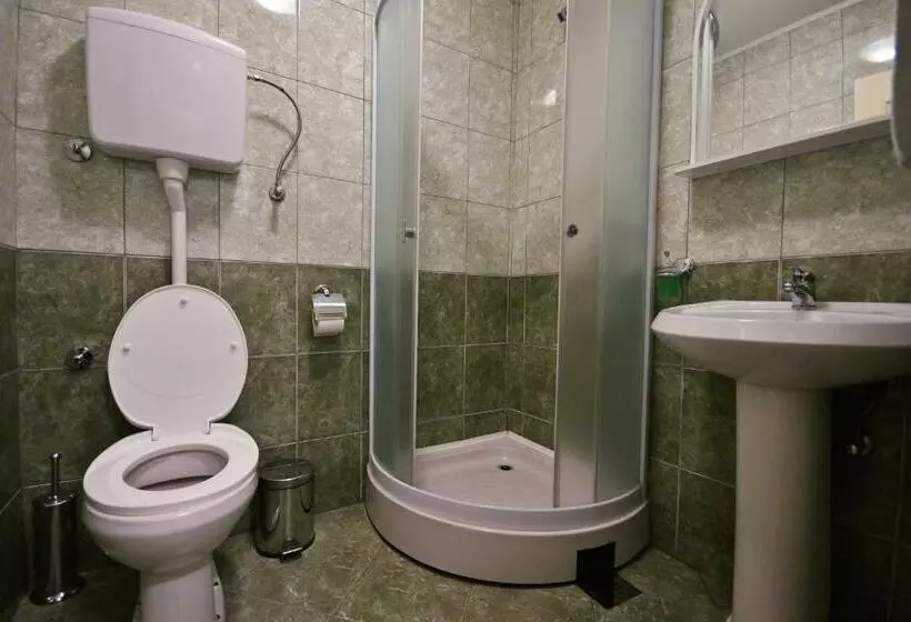 اتاق استاندارد سه نفره, Apartments Imper   Imd