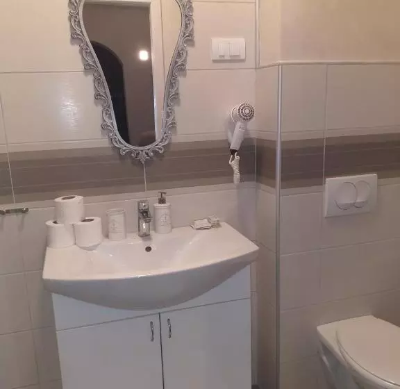 اتاق استاندارد سه نفره, Sobe Zeravica Sremski Karlovci