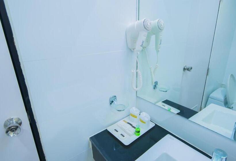 주니어 스위트, Asawann