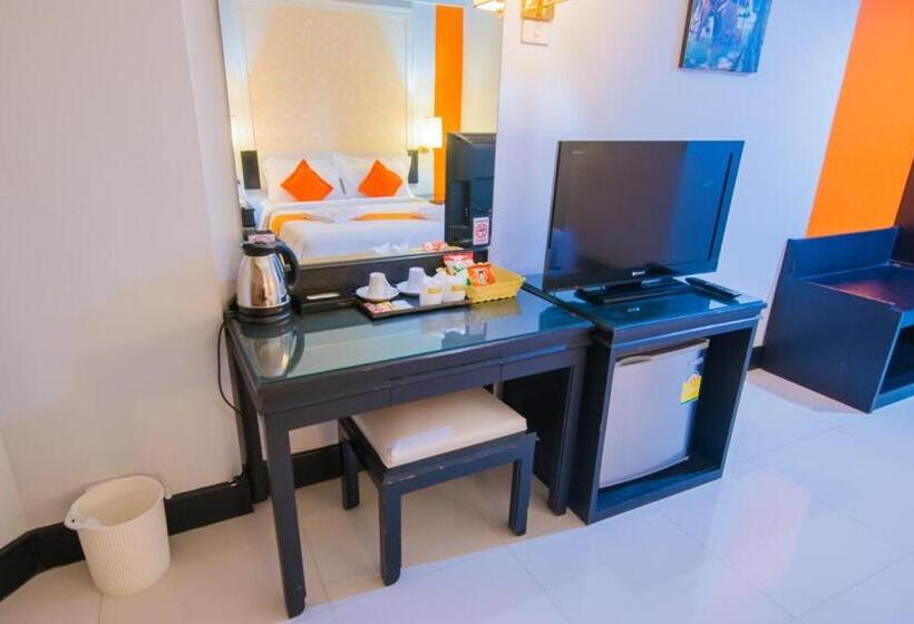 주니어 스위트, Asawann