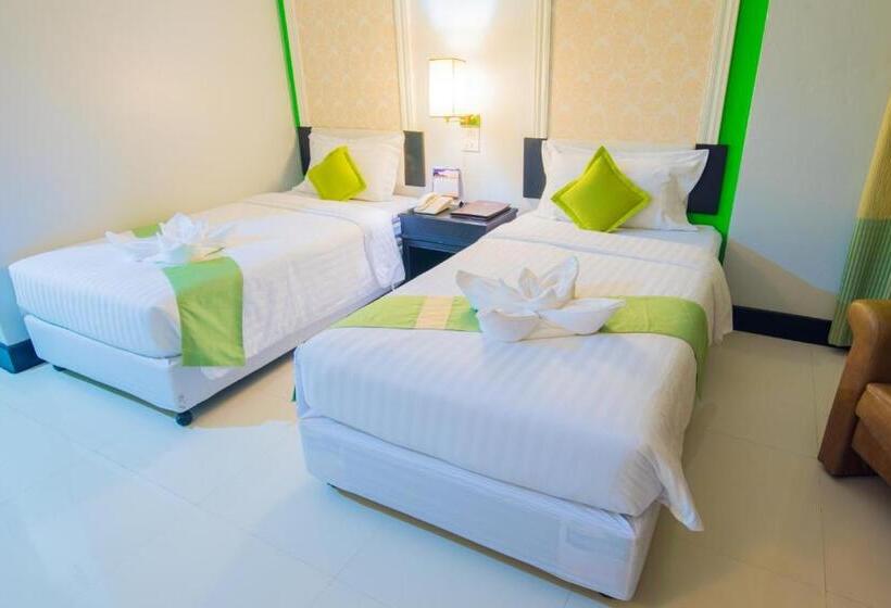 סוויטת ג'וניור, Asawann