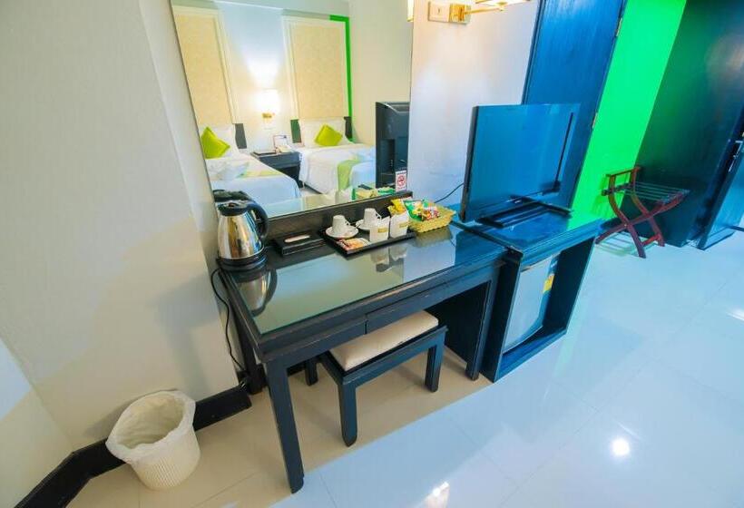 디럭스 룸, Asawann