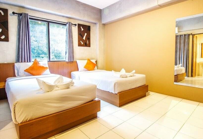 Номер Superior, B2 Santitham  Boutique & Budget