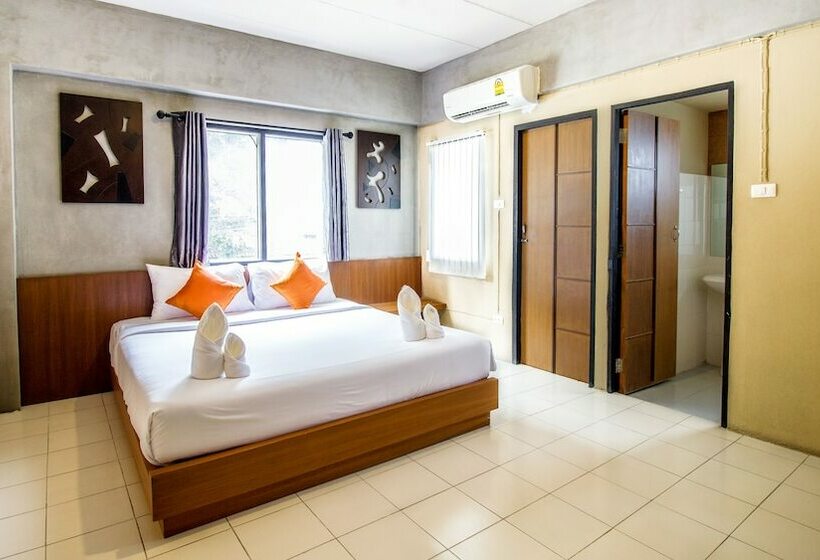 Номер Superior, B2 Santitham  Boutique & Budget