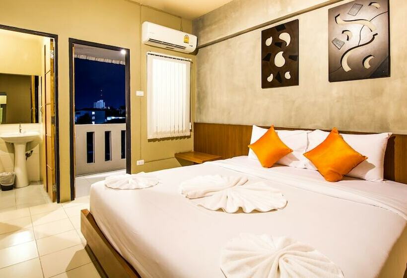 Номер Deluxe, B2 Santitham  Boutique & Budget