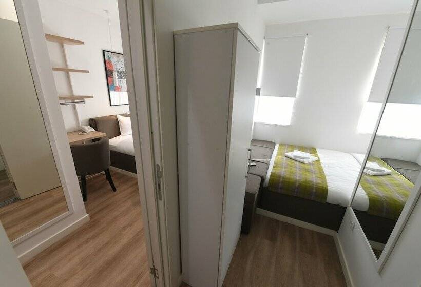 اتاق خانوادگی, Belgrade Inn Garni