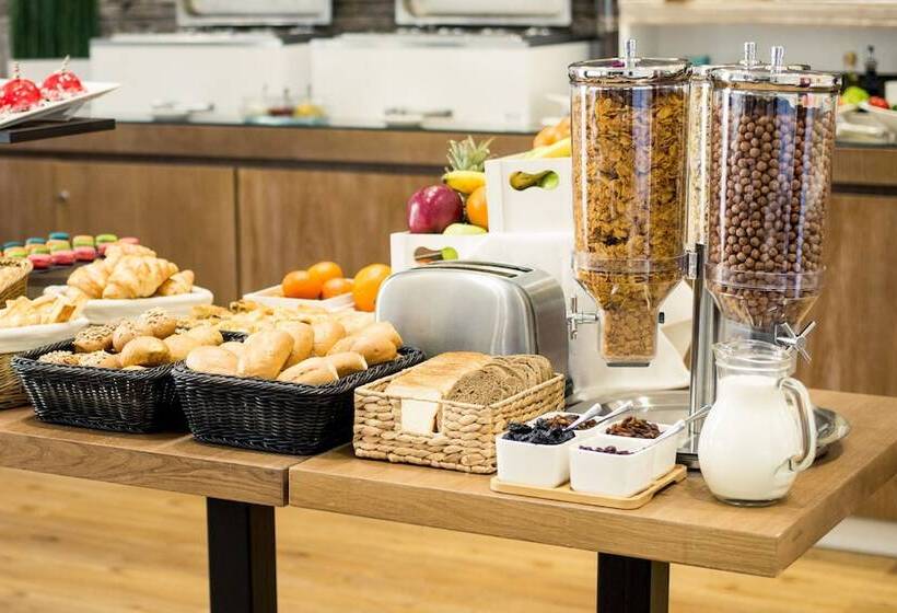 اتاق خانوادگی, Belgrade Inn Garni