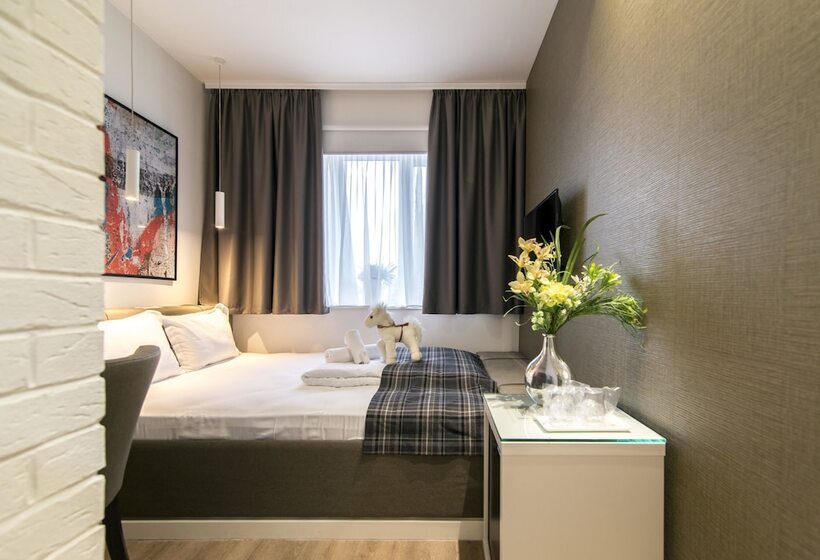 اتاق خانوادگی, Belgrade Inn Garni