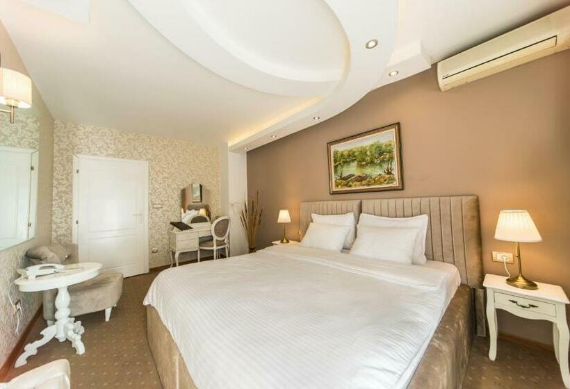 سوییت سوپریور, Garni Hotel President De Luxe