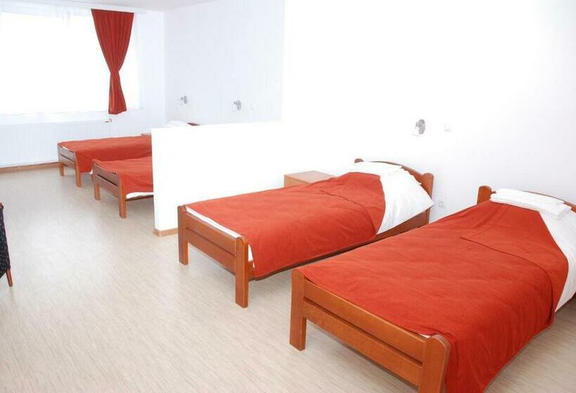 اتاق استاندارد سه نفره, M Garni