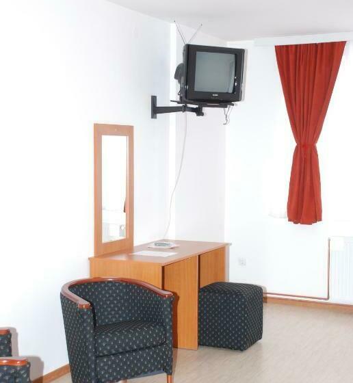 اتاق استاندارد چهار تخته, M Garni